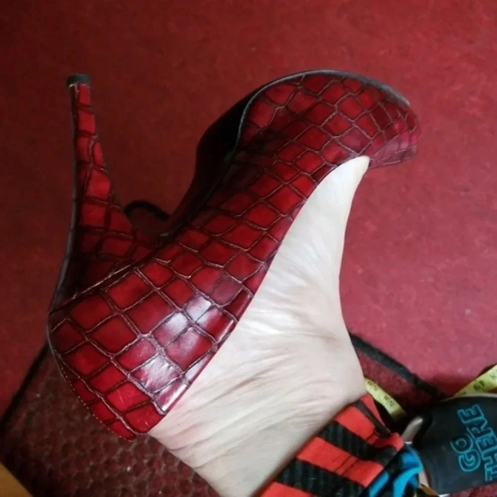 Claudia Ciuti Burgundy Faux Croc pumps 10 - Picture 5 of 8